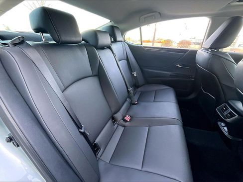Used 2023 Lexus ES 350 image 30