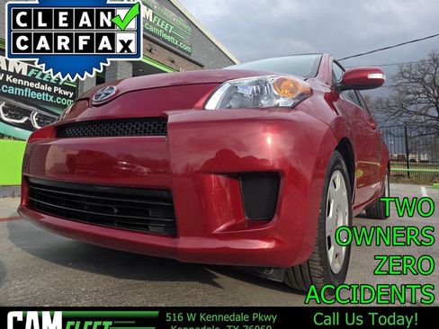 Used 2011 Scion xD image 1