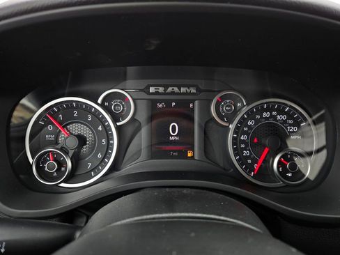 New 2026 RAM 1500 4x4 Crew Cab image 17