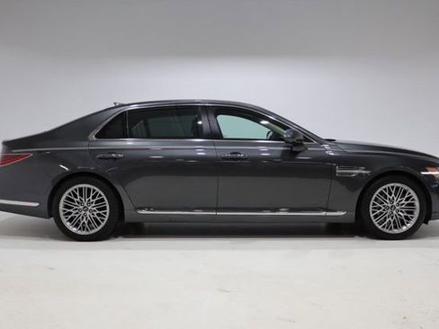 Used 2021 Genesis G90 3.3T Premium RWD image 9