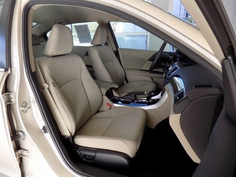 Used 2016 Honda Accord LX image 23