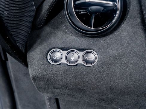 Used 2024 McLaren 750S Spider image 41