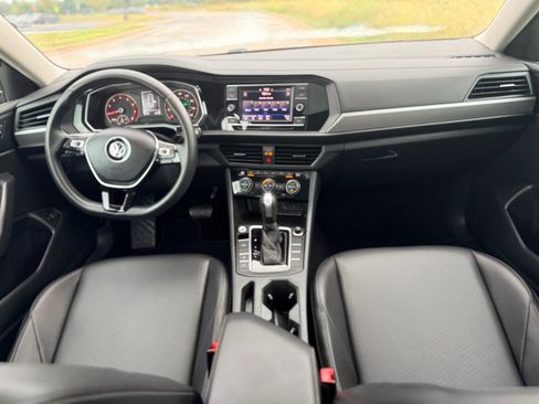 Used 2020 Volkswagen Jetta SE FWD image 4