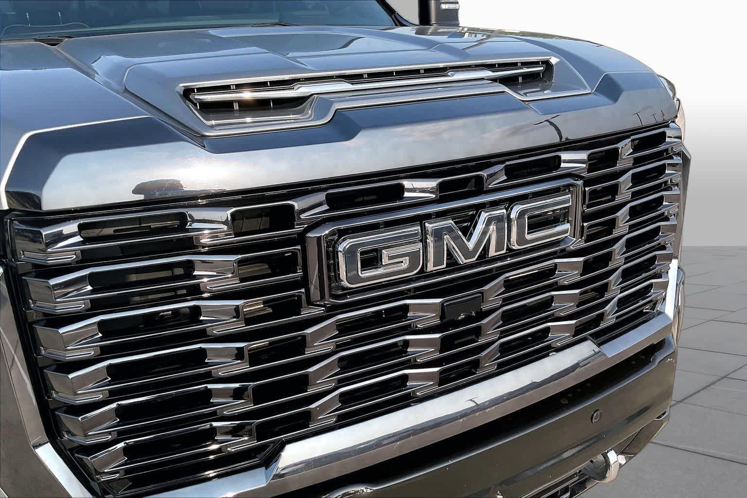 Used 2024 GMC Sierra 2500 Denali Ultimate AWD/4WD image 59