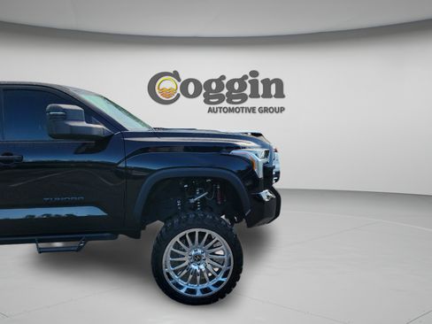 Used 2023 Toyota Tundra SR5 w/ SR5 Convenience Package AWD/4WD image 32