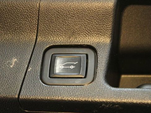Used 2020 GMC Acadia SLT w/ GMC Pro Grade Package AWD/4WD image 20