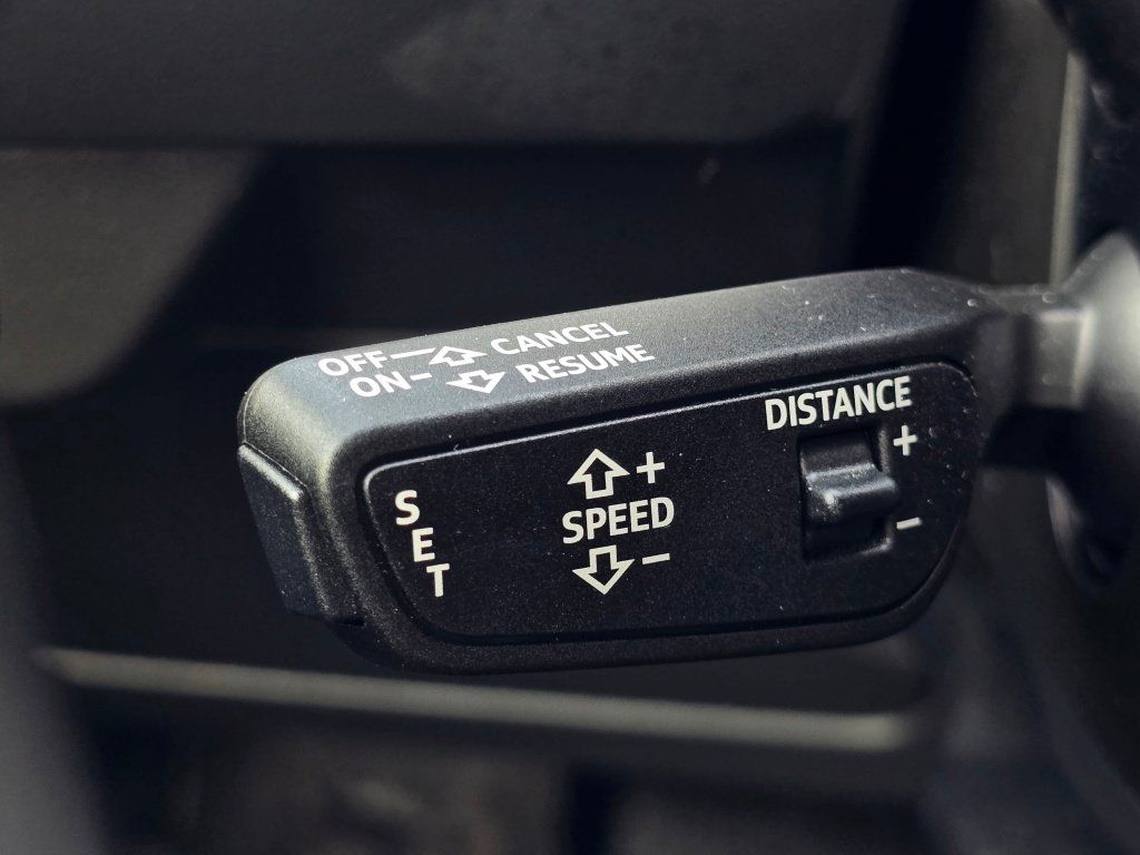 Used 2023 Audi Q4 e-tron Prestige AWD/4WD image 46
