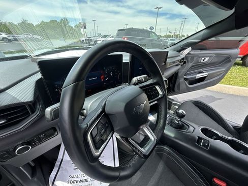 Used 2025 Ford Mustang GT RWD image 12