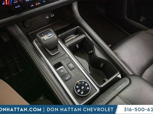 Used 2022 Nissan Pathfinder SL image 12