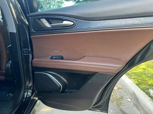 Used 2019 Alfa Romeo Stelvio Sprint w/ Nero Edizione image 10