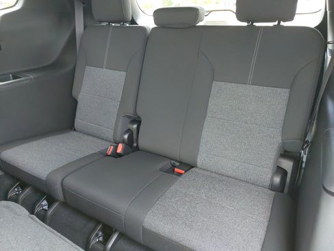 New 2025 GMC Acadia Elevation image 15