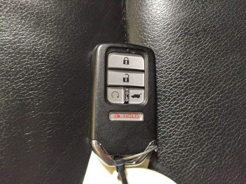 Used 2016 Honda Pilot Touring image 32