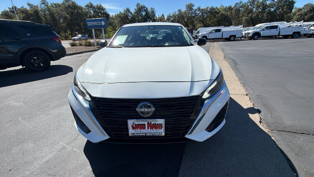 Used 2025 Nissan Altima 2.5 SV FWD image 8