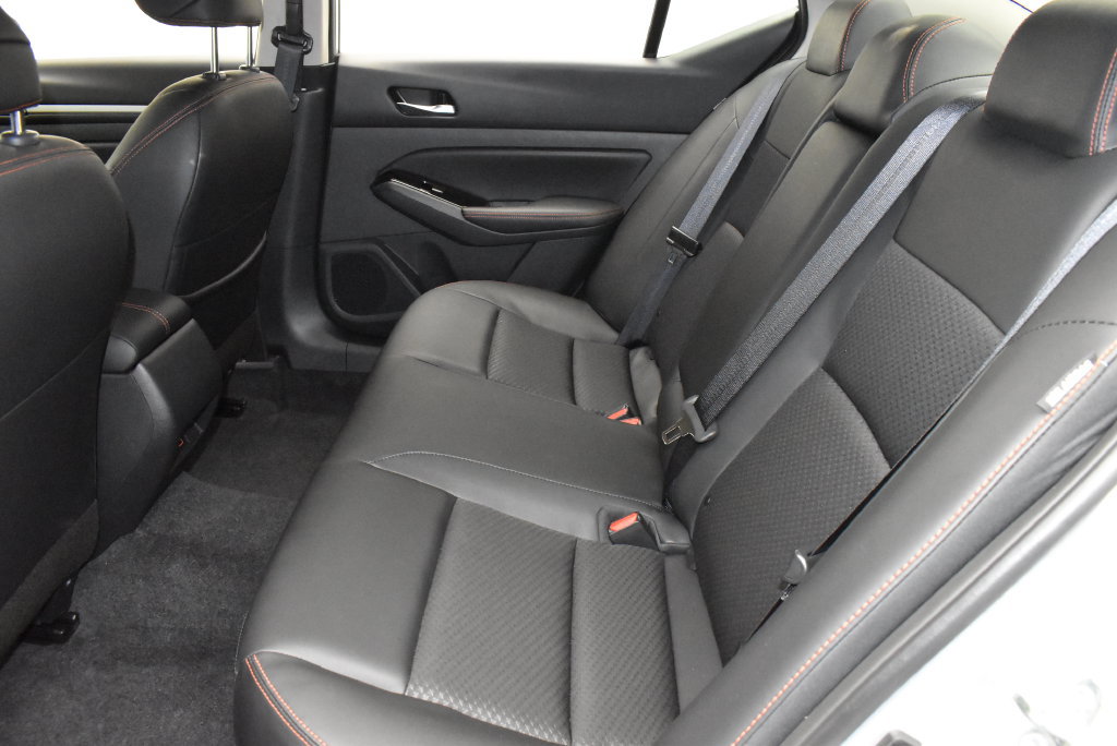 Used 2025 Nissan Altima 2.5 SR FWD image 34