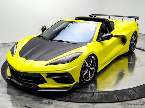 Used 2021 Chevrolet Corvette Stingray Premium Cpe w/ Z51 Performance Package RWD image 8
