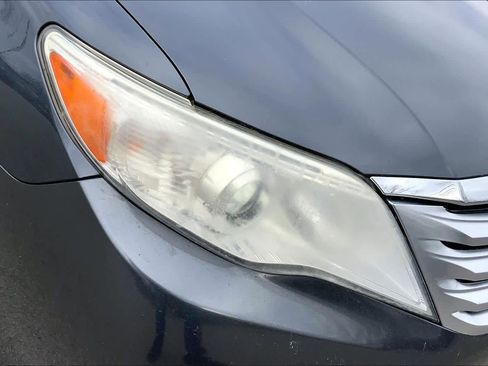 Used 2011 Toyota Avalon Limited image 26