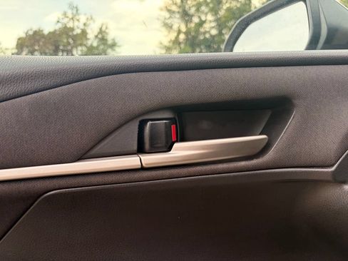 Used 2025 Toyota Camry LE FWD image 10