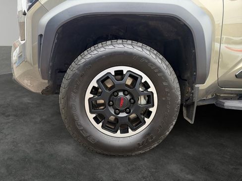 Used 2024 Toyota Tacoma TRD Off-Road AWD/4WD image 4
