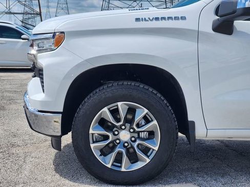 Used 2025 Chevrolet Silverado 1500 LT AWD/4WD image 8