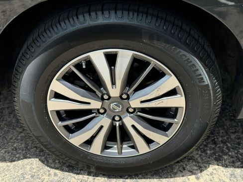 Used 2018 Nissan Pathfinder SL FWD image 38