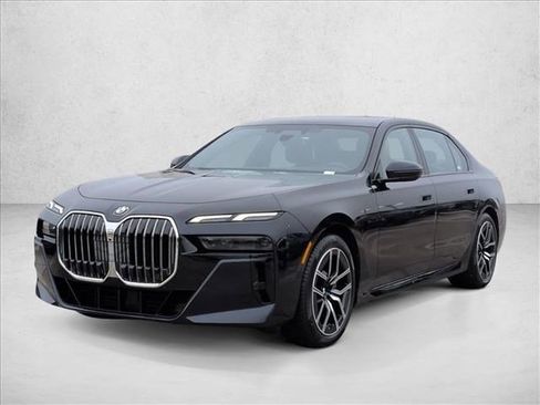 Used 2024 BMW 760i xDrive image 1