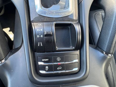 Used 2011 Porsche Cayenne AWD/4WD image 8