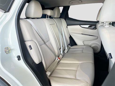 Used 2021 Nissan Rogue Sport SL w/ Premium Package image 28