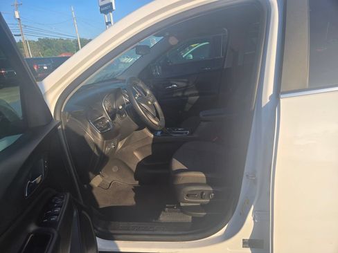 Used 2024 Chevrolet Equinox LS w/ LS Convenience Package FWD image 7