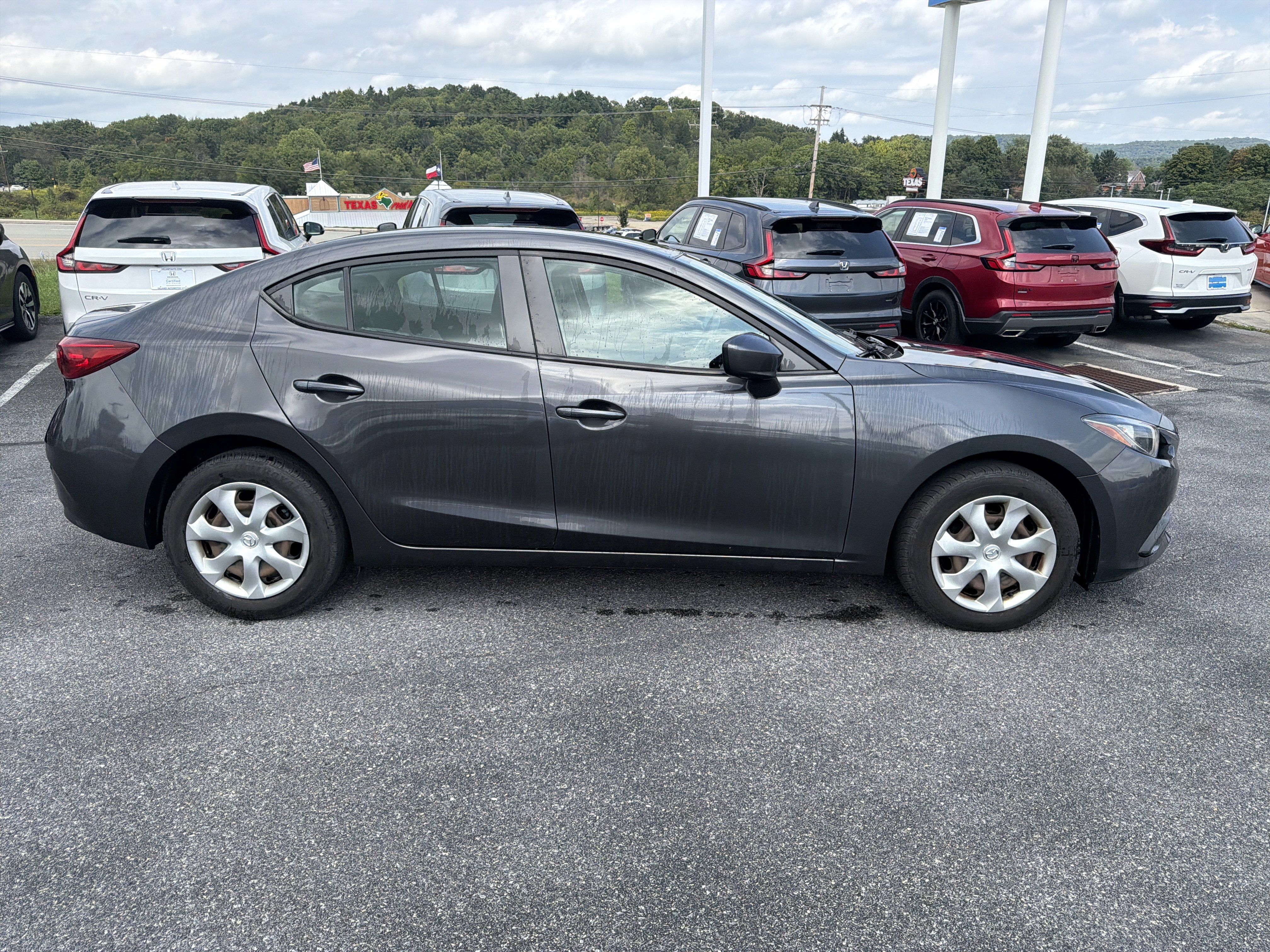 Used 2016 MAZDA MAZDA3 i Sport FWD image 4