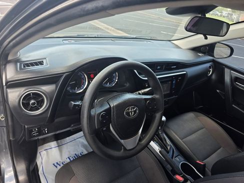Used 2017 Toyota Corolla LE w/ Carpet Mat Package (TMS) FWD image 11