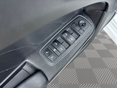 Used 2019 Dodge Charger Scat Pack w/ Plus Group RWD image 15