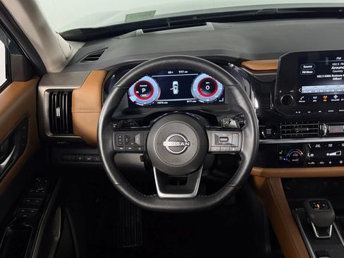 Used 2025 Nissan Pathfinder Platinum w/ Cargo Package AWD/4WD image 12
