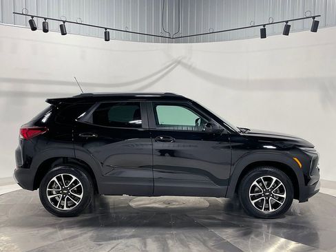 Used 2025 Chevrolet TrailBlazer LT w/ Driver Confidence Package AWD/4WD image 10