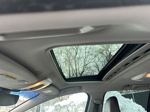 Used 2017 Volvo V60 T5 Cross Country w/ Convenience Package image 16