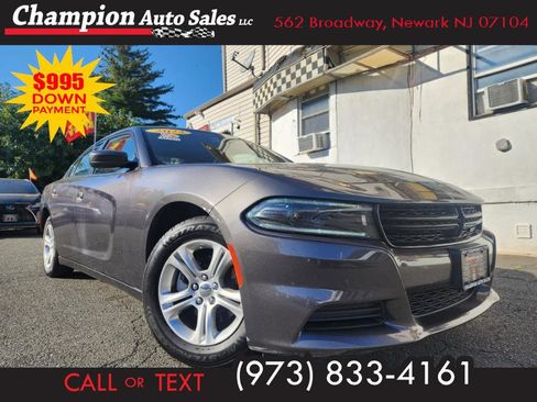Used 2022 Dodge Charger SXT w/ Leather Interior Group image 1