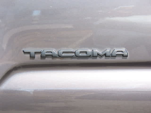 Used 2023 Toyota Tacoma TRD Off-Road AWD/4WD image 7