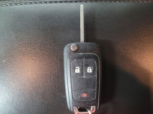 Used 2017 Chevrolet Equinox LS image 32