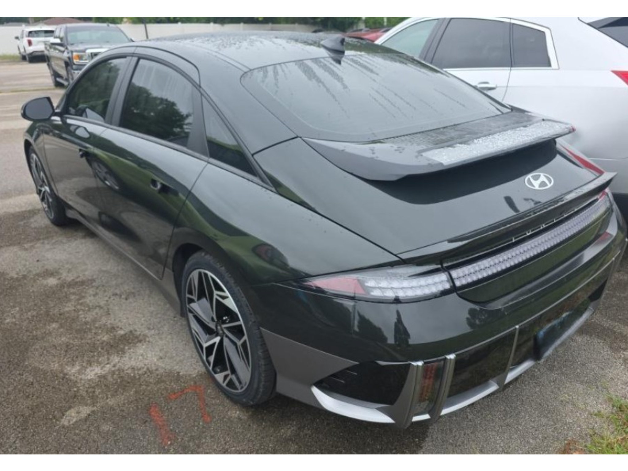 Used 2024 Hyundai Ioniq 6 SEL AWD/4WD image 3