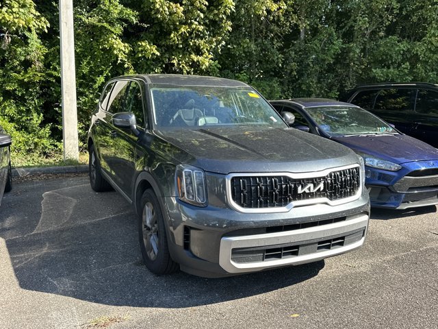 Used 2023 Kia Telluride LX FWD image 3