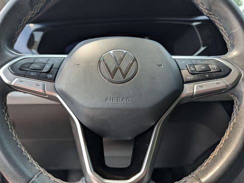 Used 2022 Volkswagen Taos SE AWD/4WD image 27