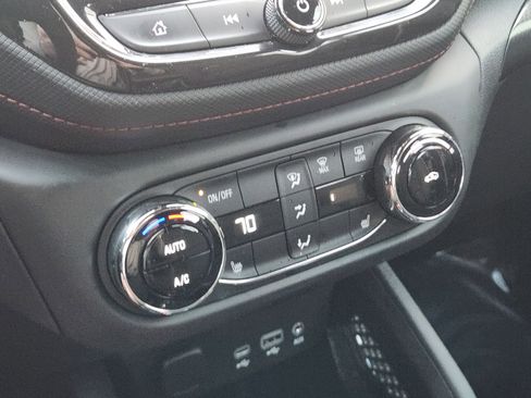 Used 2023 Chevrolet TrailBlazer RS w/ Convenience Package image 19