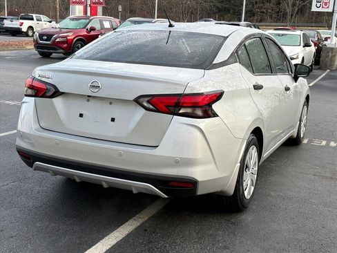 Used 2022 Nissan Versa S w/ Trunk Package image 8