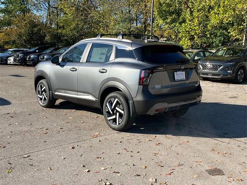 New 2026 Nissan Kicks SV w/ SV Premium Package image 7