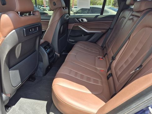 Used 2022 BMW X5 sDrive40i w/ M Sport Package RWD image 9