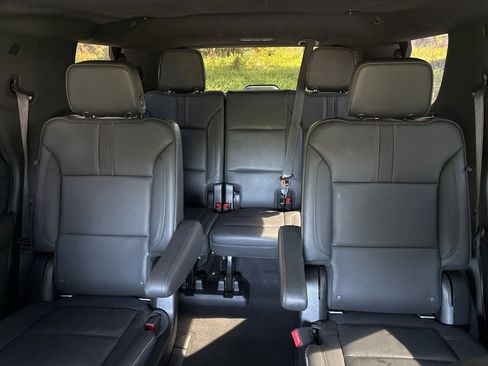 Used 2021 Chevrolet Tahoe RST w/ Luxury Package image 34