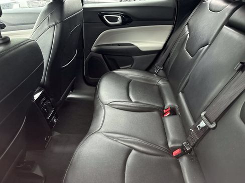 Used 2025 Jeep Compass Limited AWD/4WD image 15