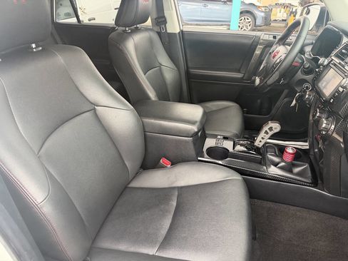 Used 2019 Toyota 4Runner TRD Off-Road Premium AWD/4WD image 11