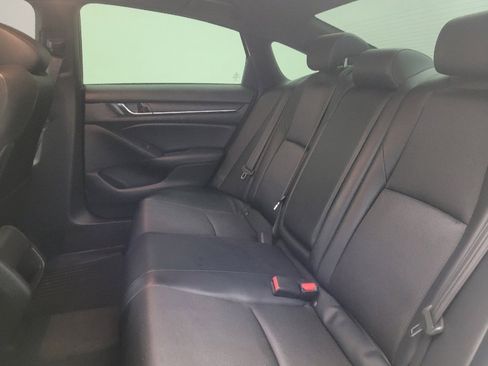 Used 2018 Honda Accord Sport image 18