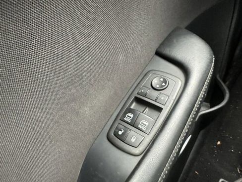 Used 2022 Dodge Challenger GT image 36