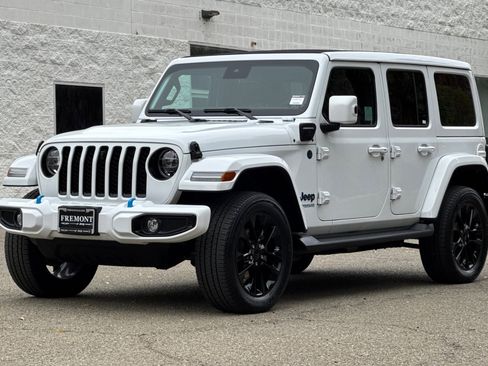 Used 2021 Jeep Wrangler Unlimited Sahara image 7